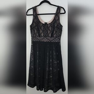 London Times Black and‎ Beige Geometric Midi Dress Size 4 LBS Lace A Line